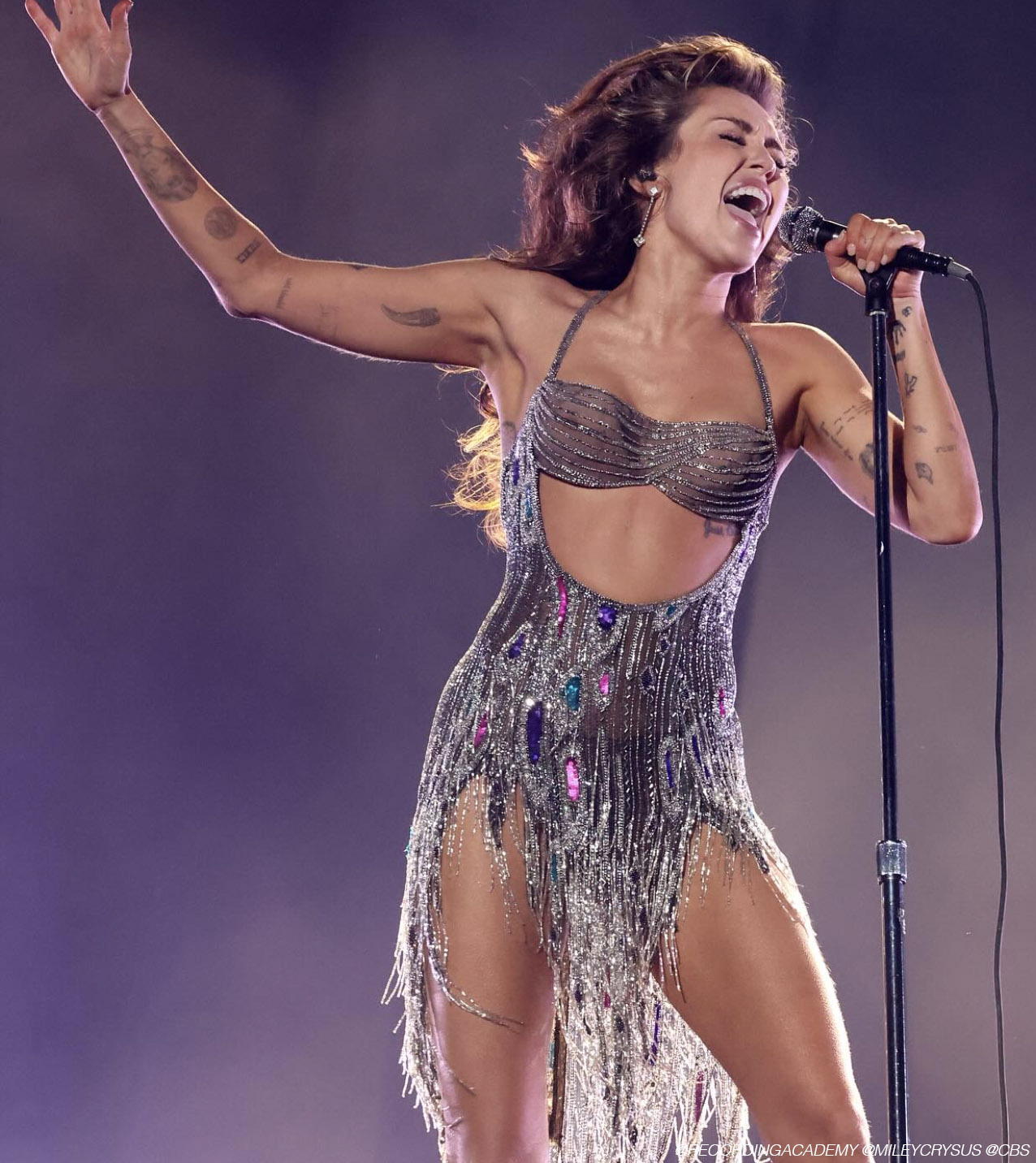 116dafada72df4faa6d0 miley grammy