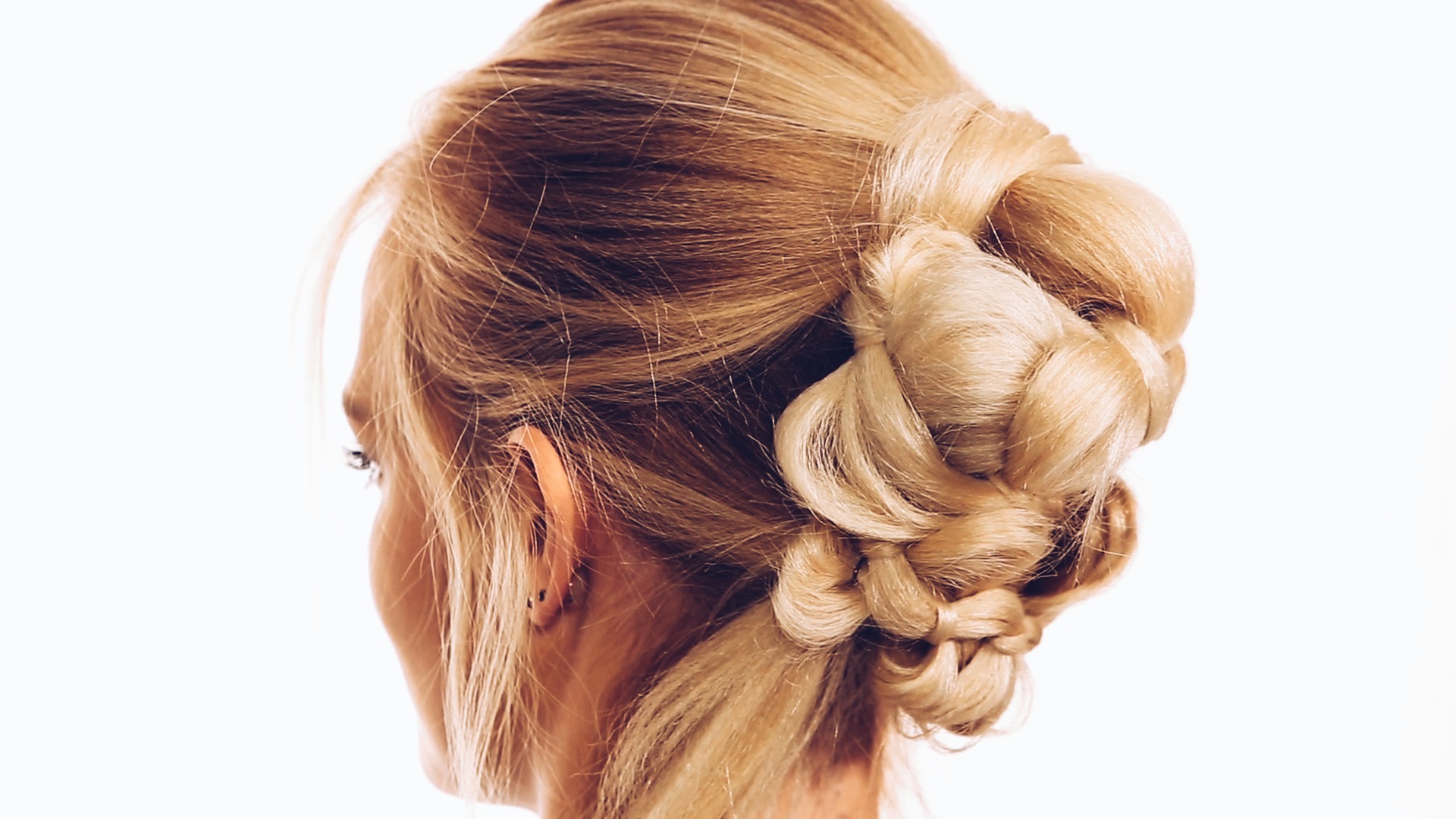 3871253791578e33d1b3 3 strand string braid
