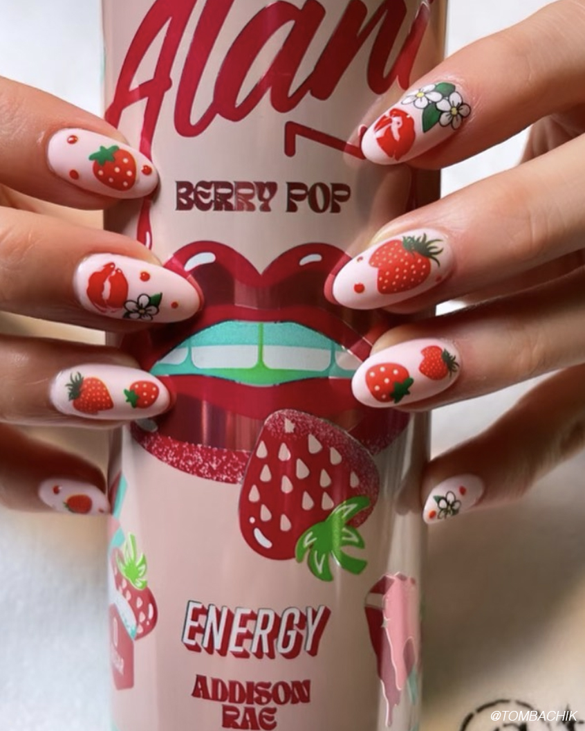 5550b292800d50d23207 strawberry nails