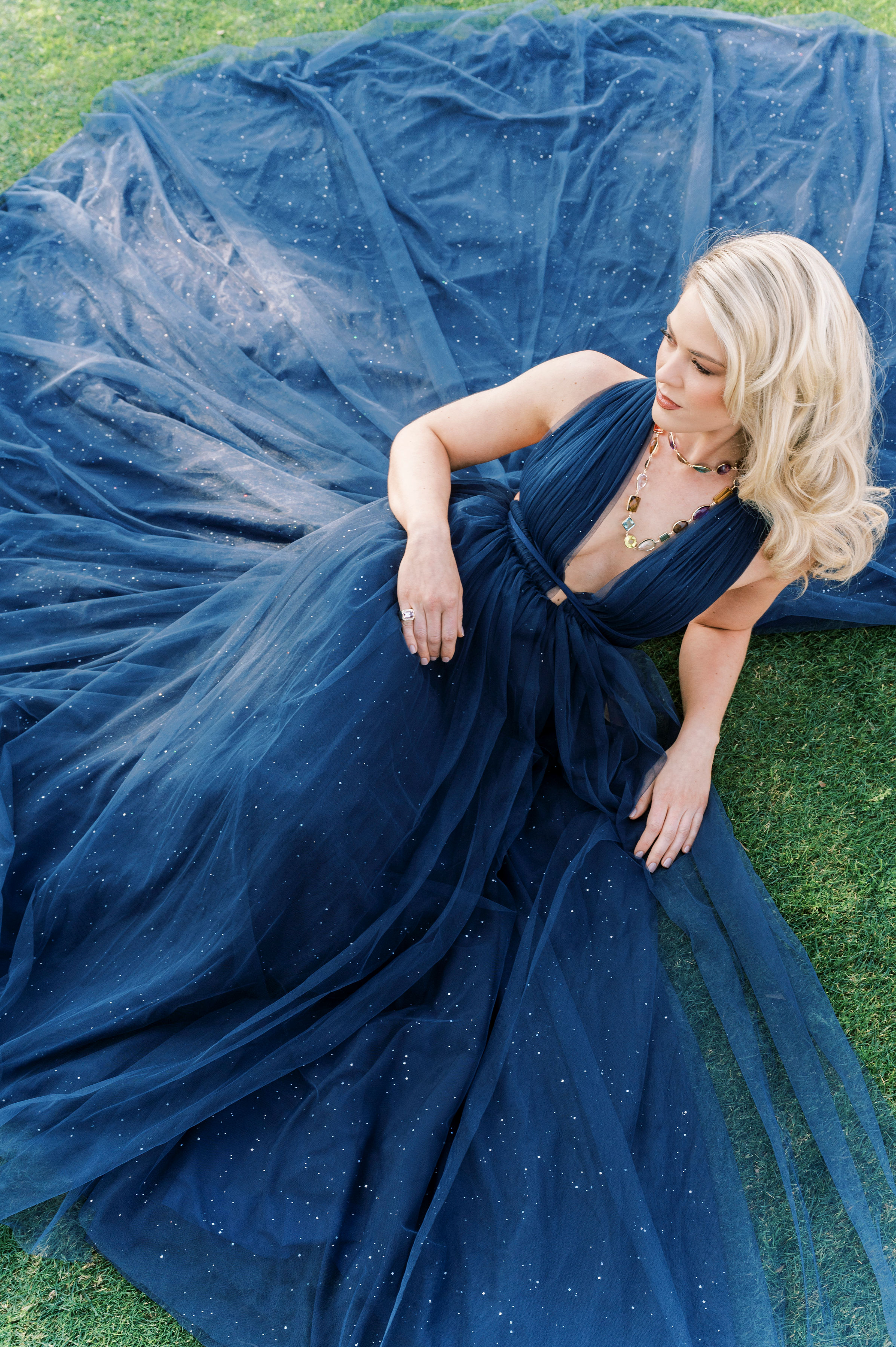 5b675496c4d6af9d8e2c body forward glam waves ap