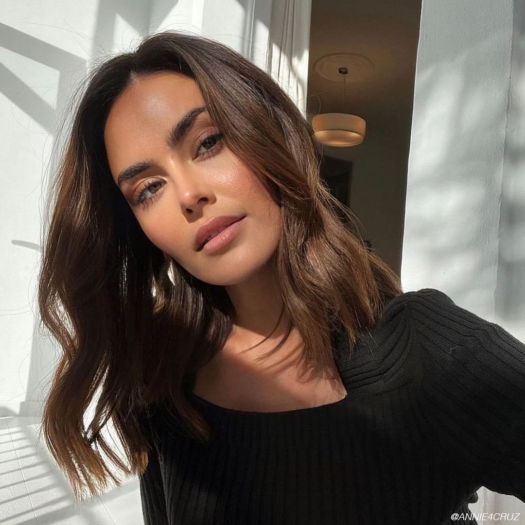 5be1b775b91c2d13cbb7 brunette