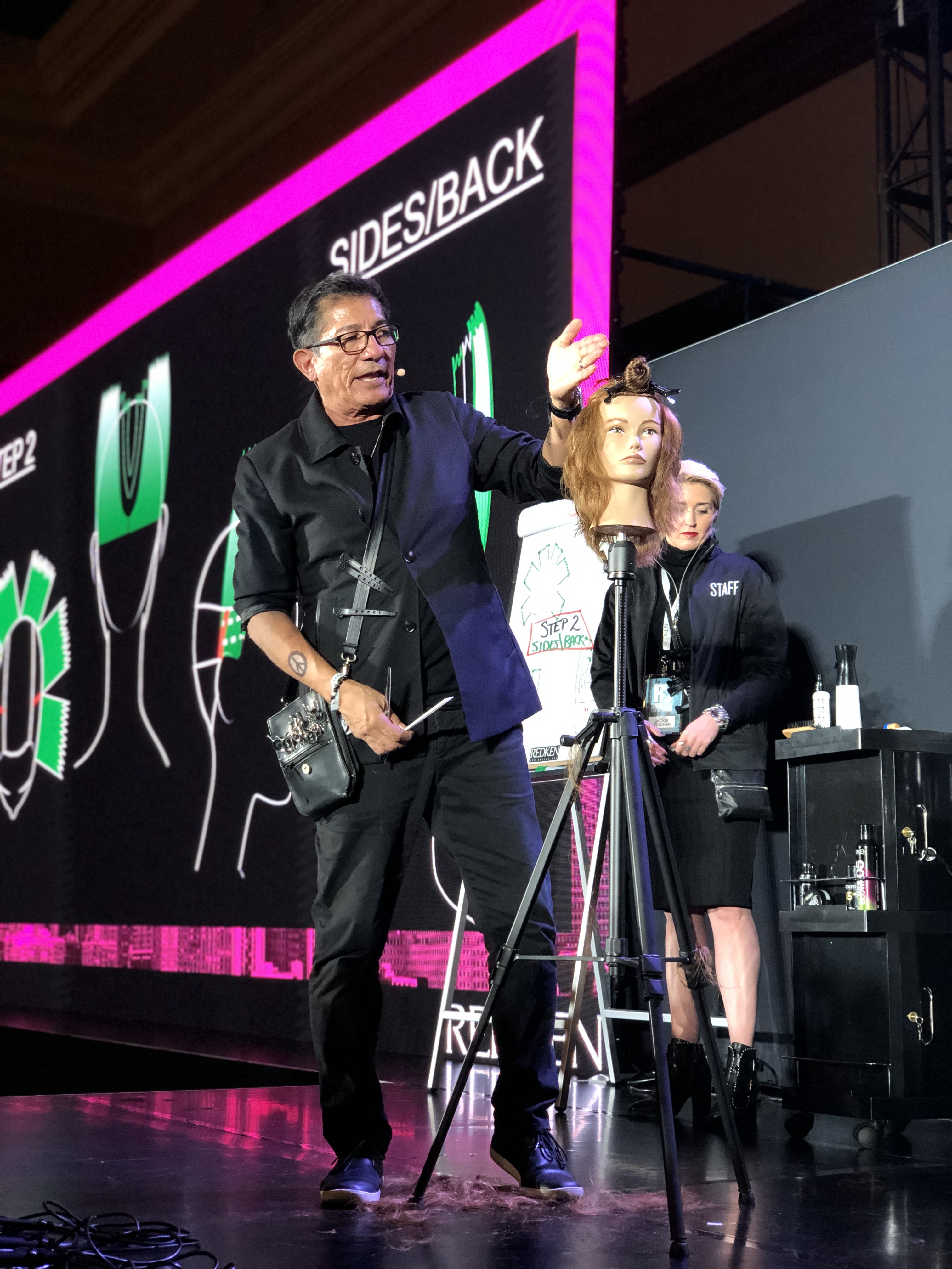 5c04bac2b1ae9775be61 redken symposium2019 136