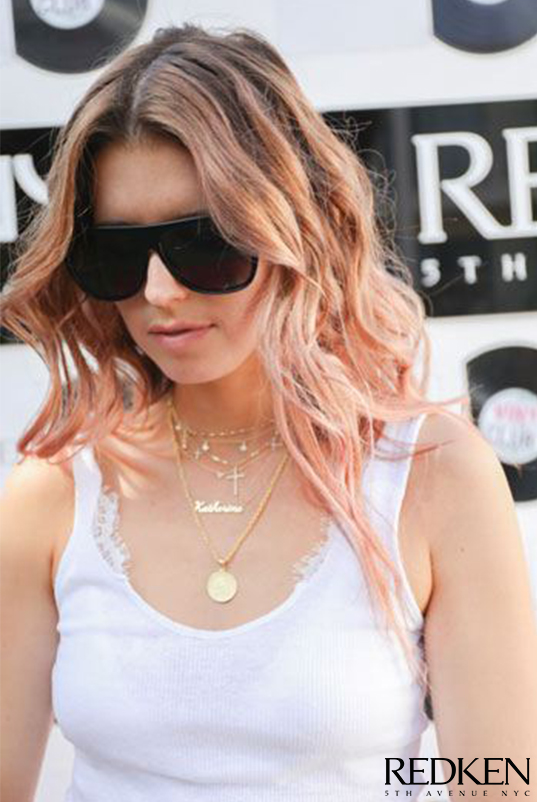 66d9a2da37534a04f5df katherine scharzenegger coachella