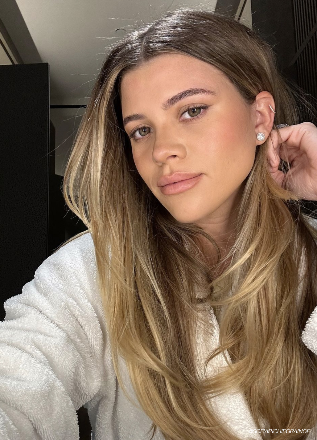 675ba9eaec1c276f175d bambiblonde