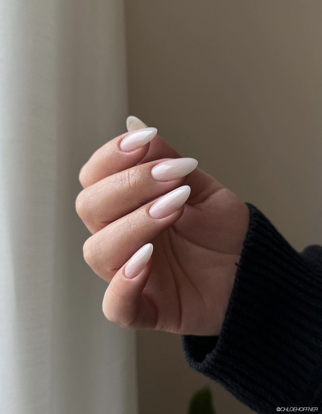 B051fb33155264cf6f2d russian manicure