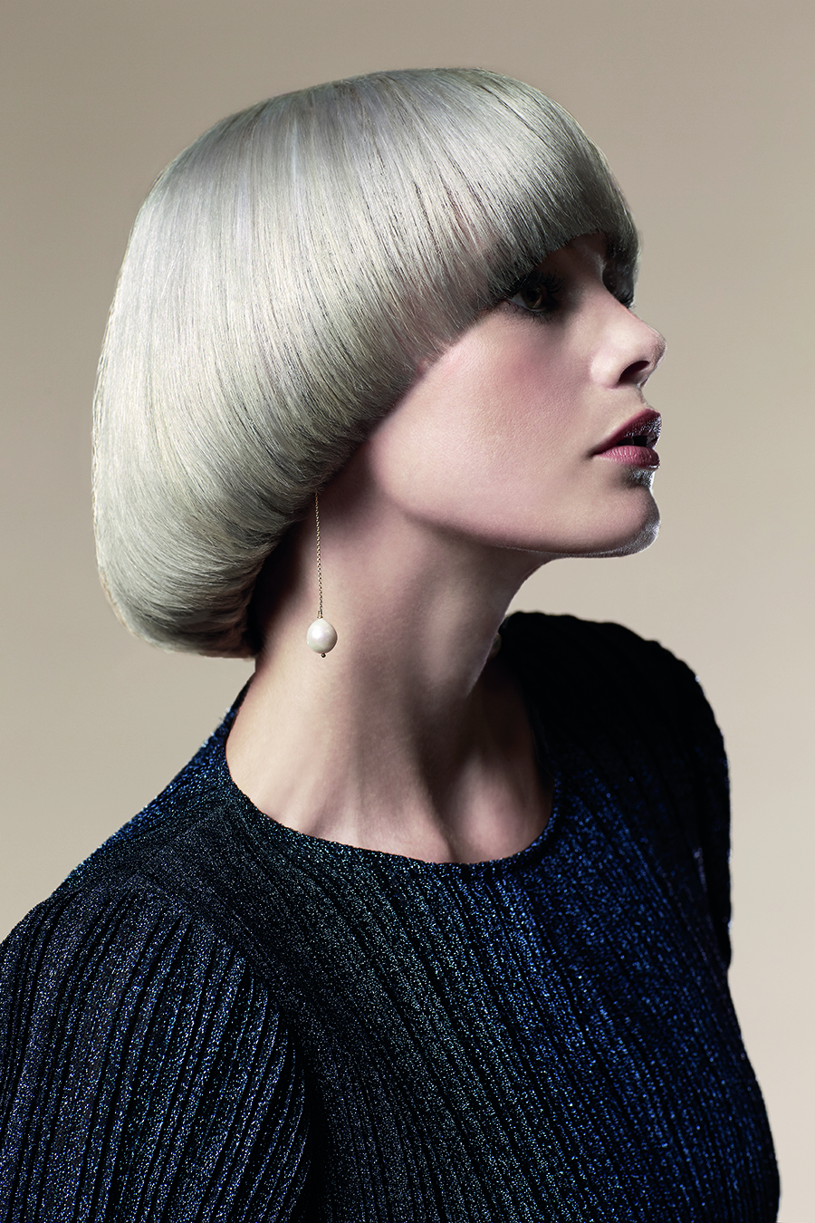 Bfc6b11aa62e303d5ed0 bowl cut lookthree 01 ss19