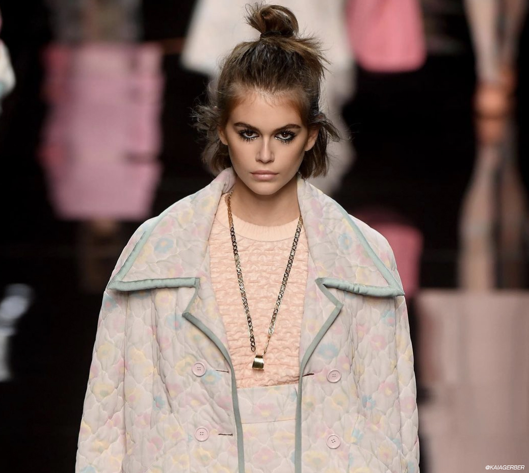 Cc2e3233e0172a274f90 loaded topknot