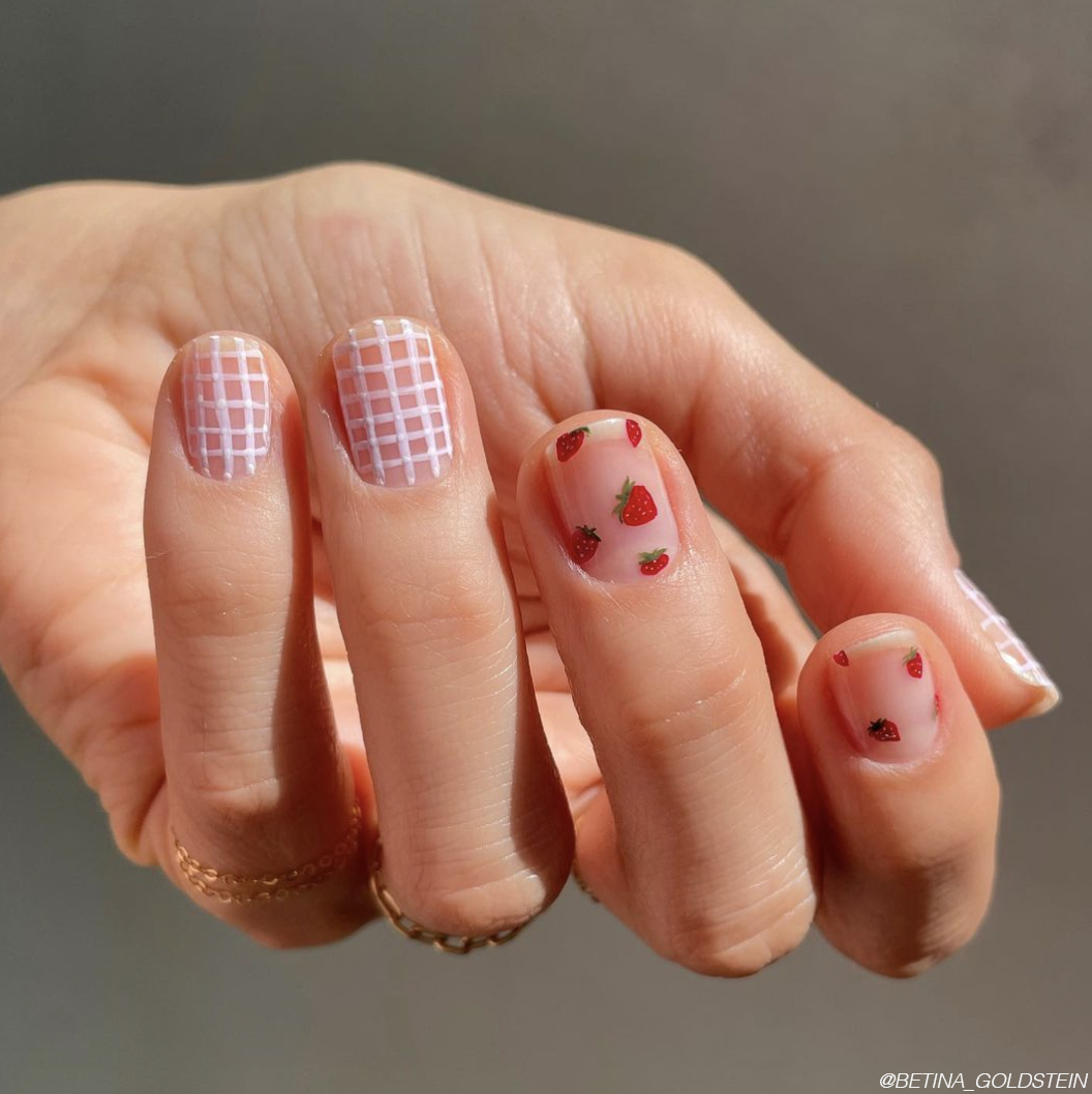 E67b8350aa1e2a563e82 strawberry