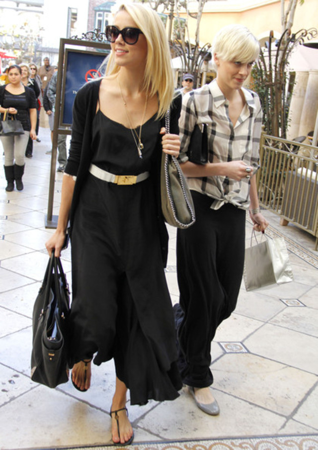 Amber+Heard+Amber+Heard+Shops+Grove+_NtzorE3rl9l