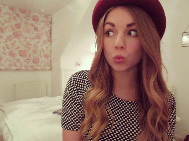 Love my curls with my hat