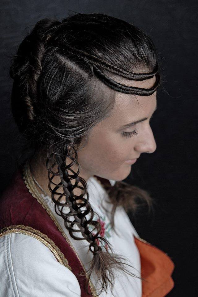 Čučuk Stana  http://sh.wikipedia.org/wiki/Čučuk_Stana http://en.wikipedia.org/wiki/Čučuk_Stana 