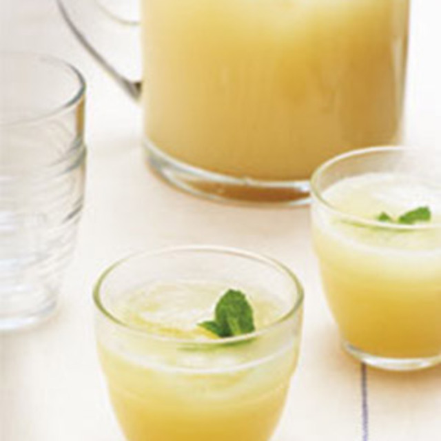 Felicity-Cloake-Alcoholic-Lemonade