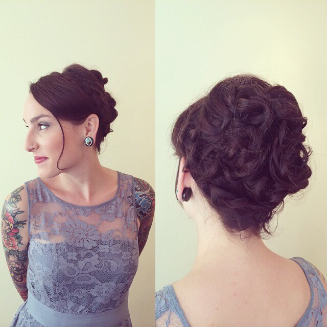 #updo #bridal #bridesmaid #wedding #hair #hairstyle #shellywilson #nomobosalon #nomobo #chicago #wickerpark #bangstyle 