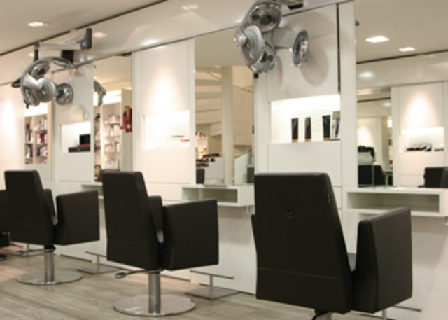 Salonplätze - EG links