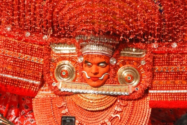 muchilot-bhagavathi-theyyam3-hr-v_Photo-Credits_www.vengara
