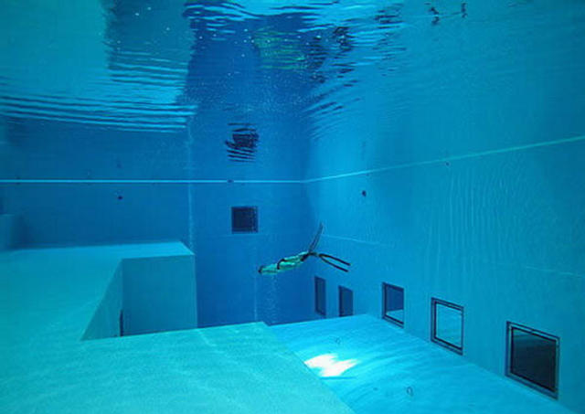 243084,xcitefun-deepest-swimming-pool-5