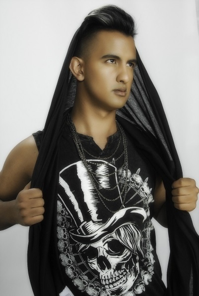 Model: Edgar Guzman 
Hair: Rachel La'Roux 
MUA: Amanda Noir
Photography: Roy DiMarco