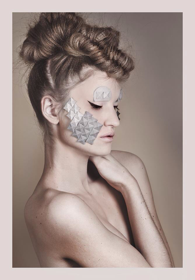 Origami, photo: Vivienne Balla