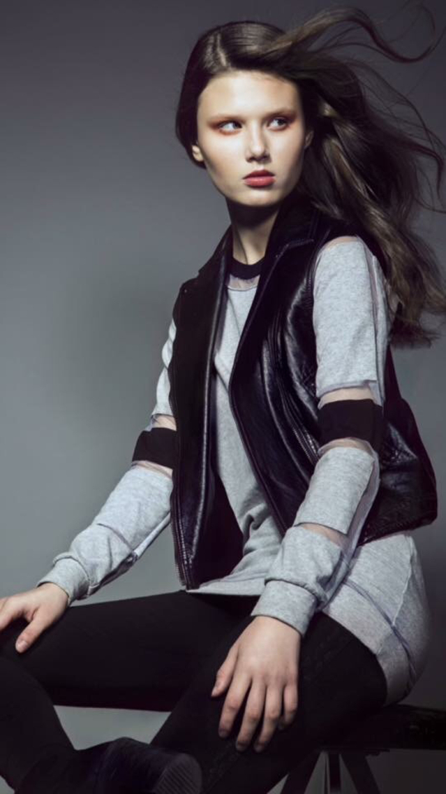 Finished collection 
Hair by Tearsheet Artist Evie Rivera- Peterson 
Photo: Jesus Baez
Model: luzia 