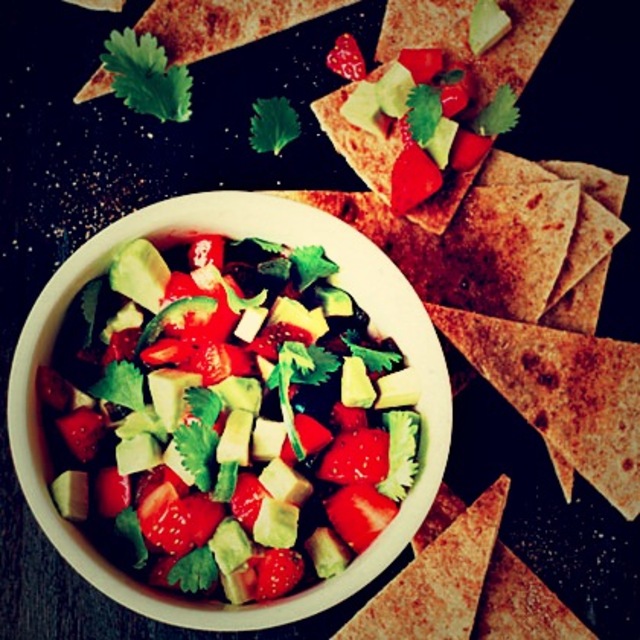 strawberryavocadosalsa