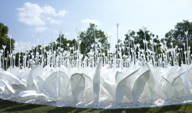 anoukvogelfoldingforpeace-1-600x353
