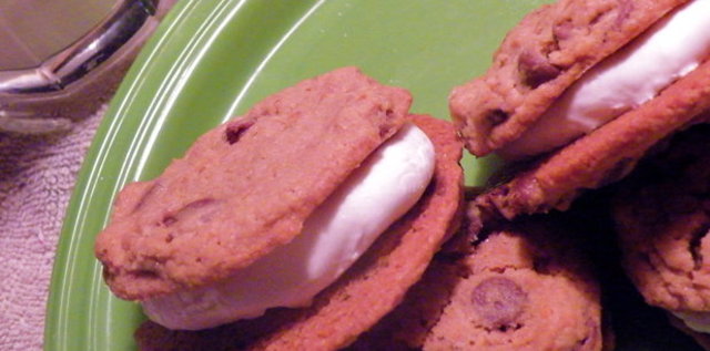 Inline-618x306_512px-smore_cookies