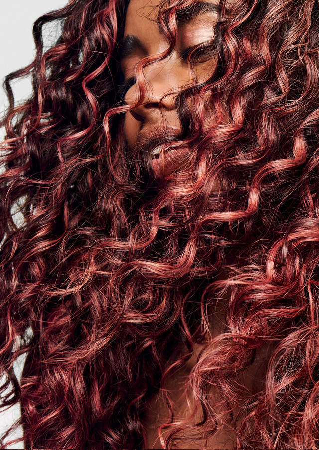 Re sized 218be0faadee6a267345 jpg highres wp fy25h2 golden glass hair 2 benefit bianca rgb