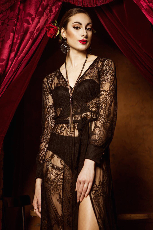 Hair: Anne Chesbro
Makeup: Nikki Mitrakos
Photographer/wardrobe Stylist: Julia Rabkin
