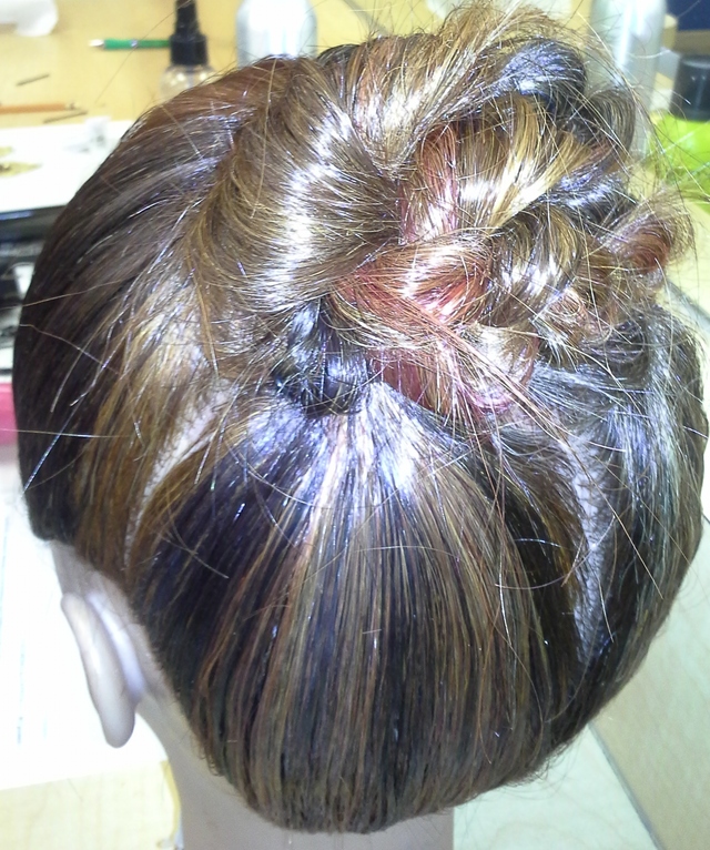 Jaxxx Twisted Knots Bun 