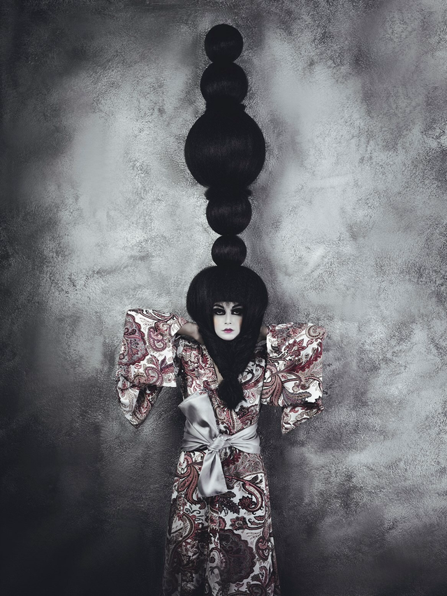 HAIRDRESSER BY DAVID ROBLES 