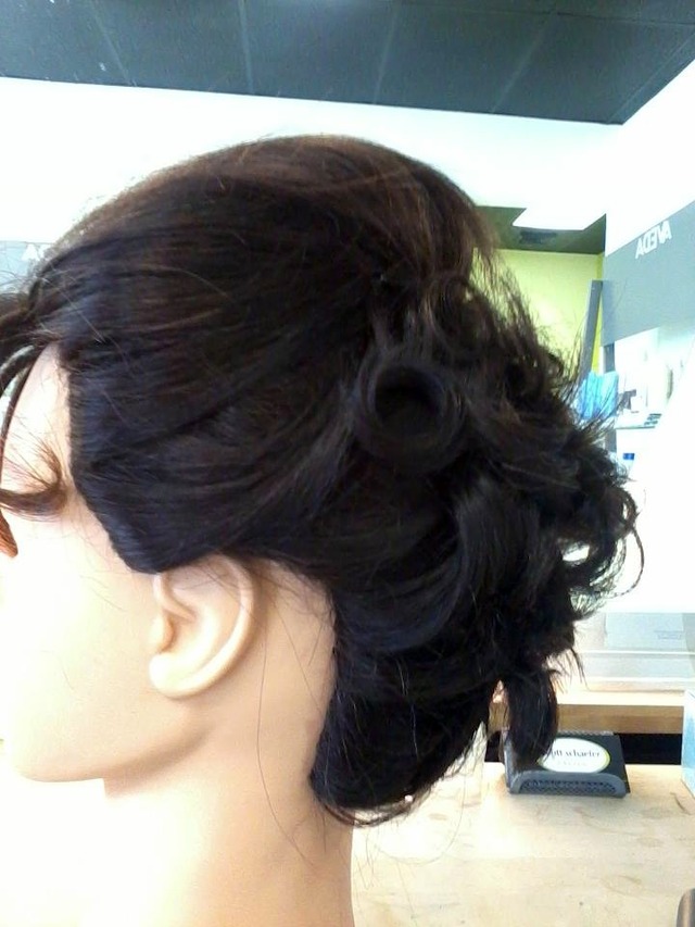 Mani Up Curls