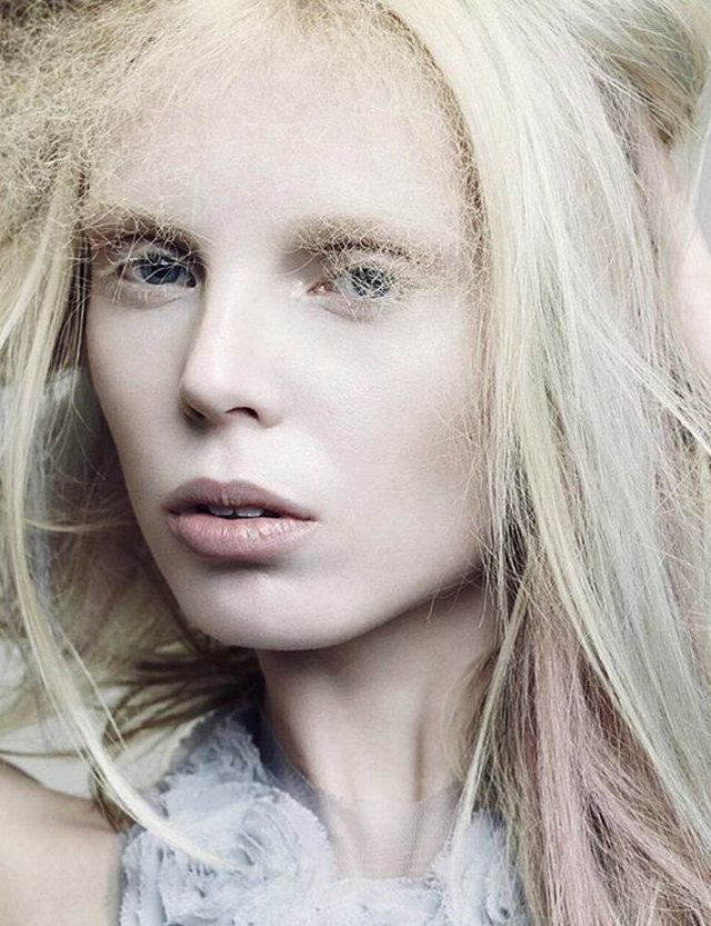 HAIR STYLING & COLOR Kate Reid
PIC Katie Nolan 
MAKEUP Brendan 
MODEL: Savanna LA Models 