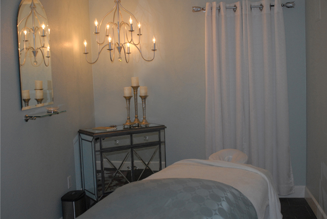 Massage/Facial room (one out of four)