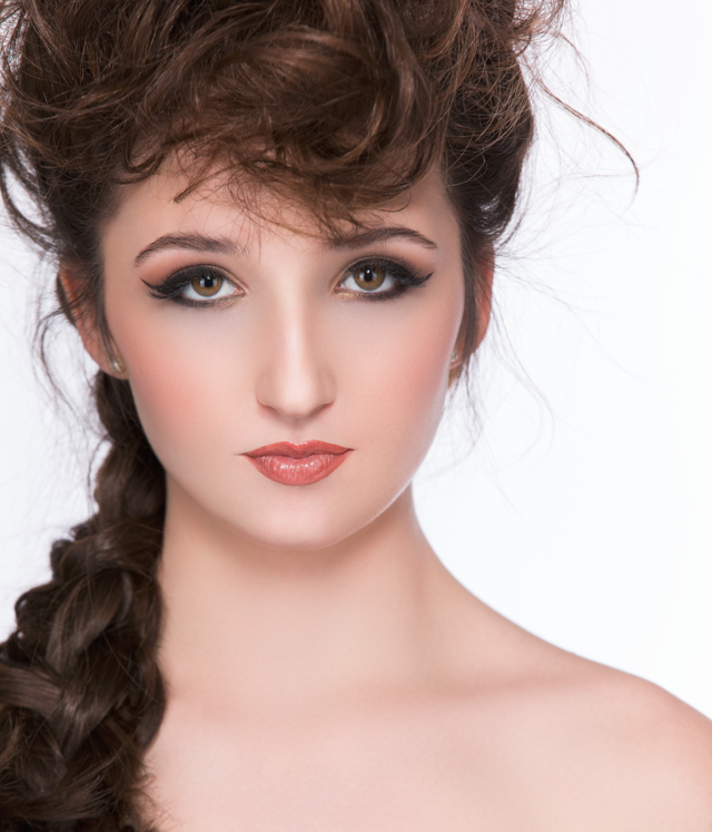 HAIR & MAKEUP: SHERRI JESSEE PHOTO: MICKEY BAKER MODEL: CARLY