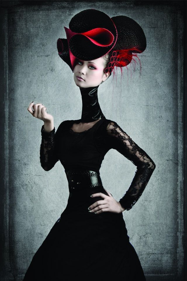 Lady Long Neck