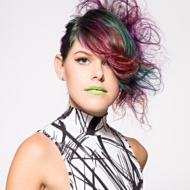 Style:Elena Mascolo 
Color :Michael heard