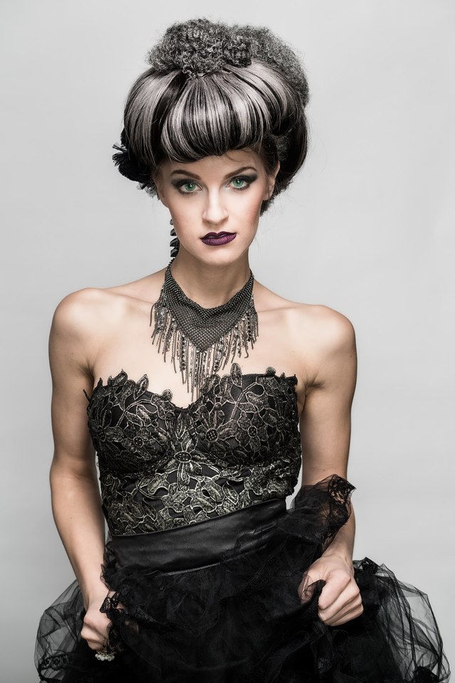Dark Princess by @gabirevellesehair