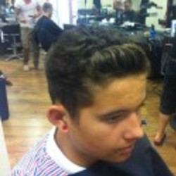 Re sized 327246 228790890491337 100000812826246 561033 1248243928 o ava