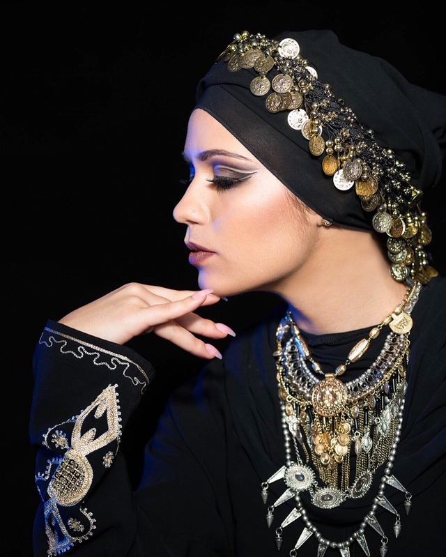 Concept, makeup and styling by Danielle O'Connor. Photo by Bart Cepek. Model Tea Draganovic 