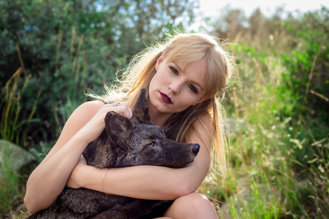 Maddy + The Wolf