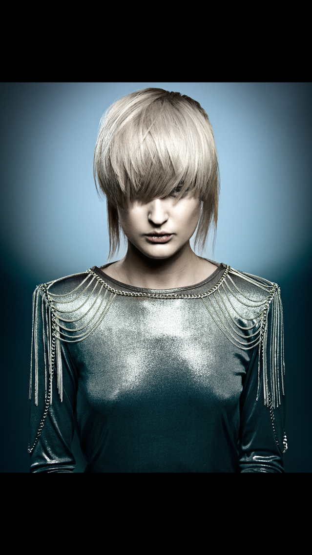 From our collection SIGNATURE for Alfaparf Milano hair by Paul
Stafford colour Aidan Bradley photo Lee Mitchell 