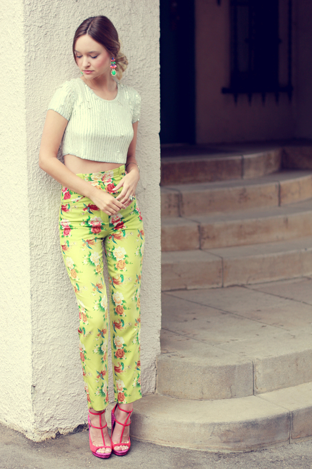 croptop-floral-pants