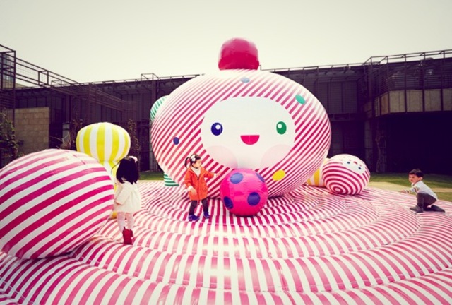 Bouncey House Seol