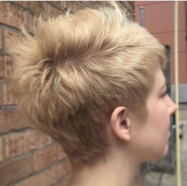 Blonde and short for summer!