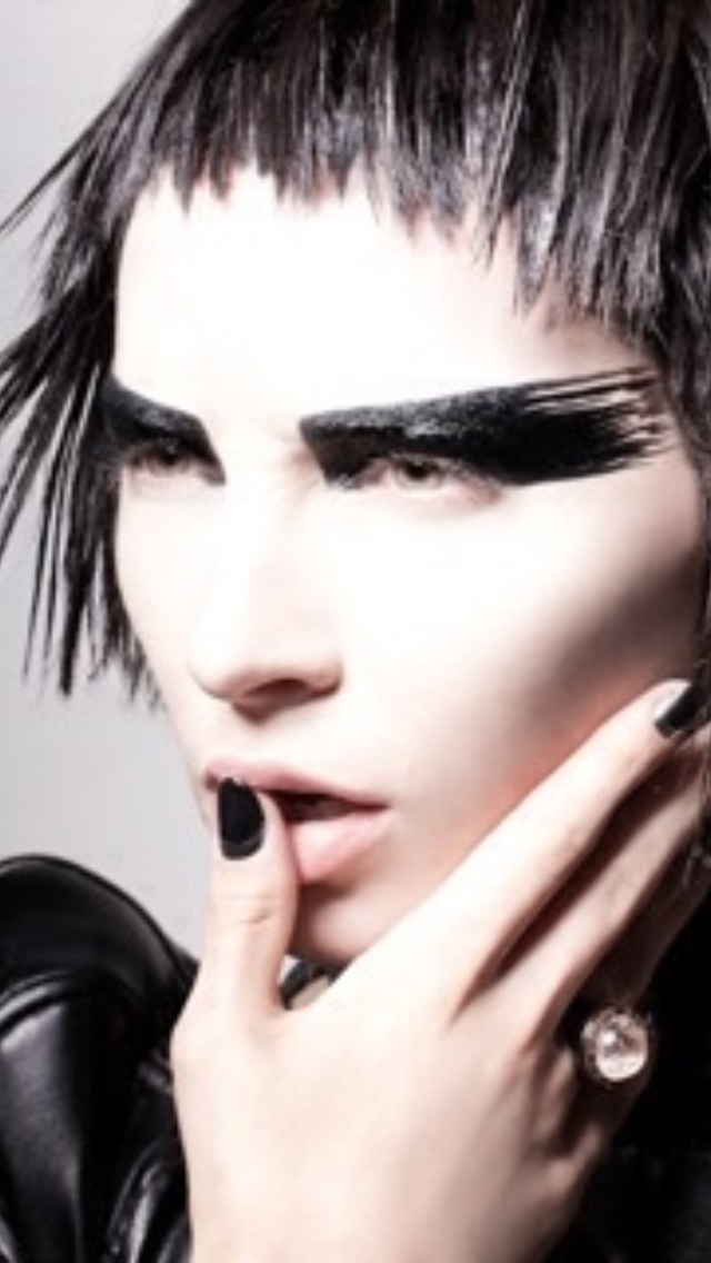 Hair Yiotis Panayiotou. Using. Hairmax. Make up Riku. Photo Gitee