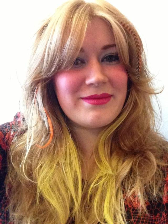 Feathers and Neon Colour bug!!! We love we love!!!