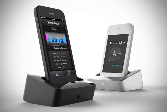 Lumawake-iPhone-Smart-Dock-1