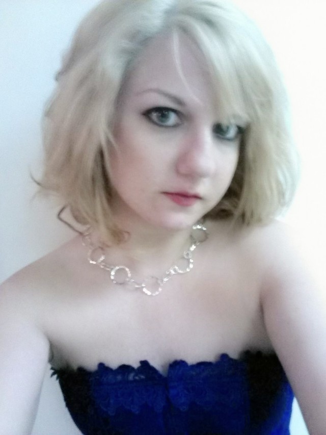 Short. Blonde, Elegant