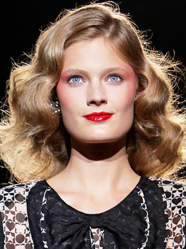 5-minute-makeup-anna-sui-1