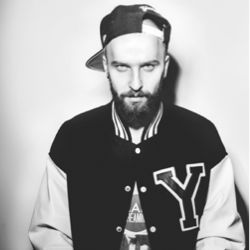 Re sized 5163dc10221671081a93 cdv photo 003